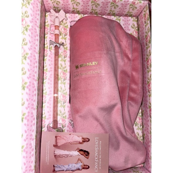 Stanley Pink Floral Thermos - Picture 4 of 6